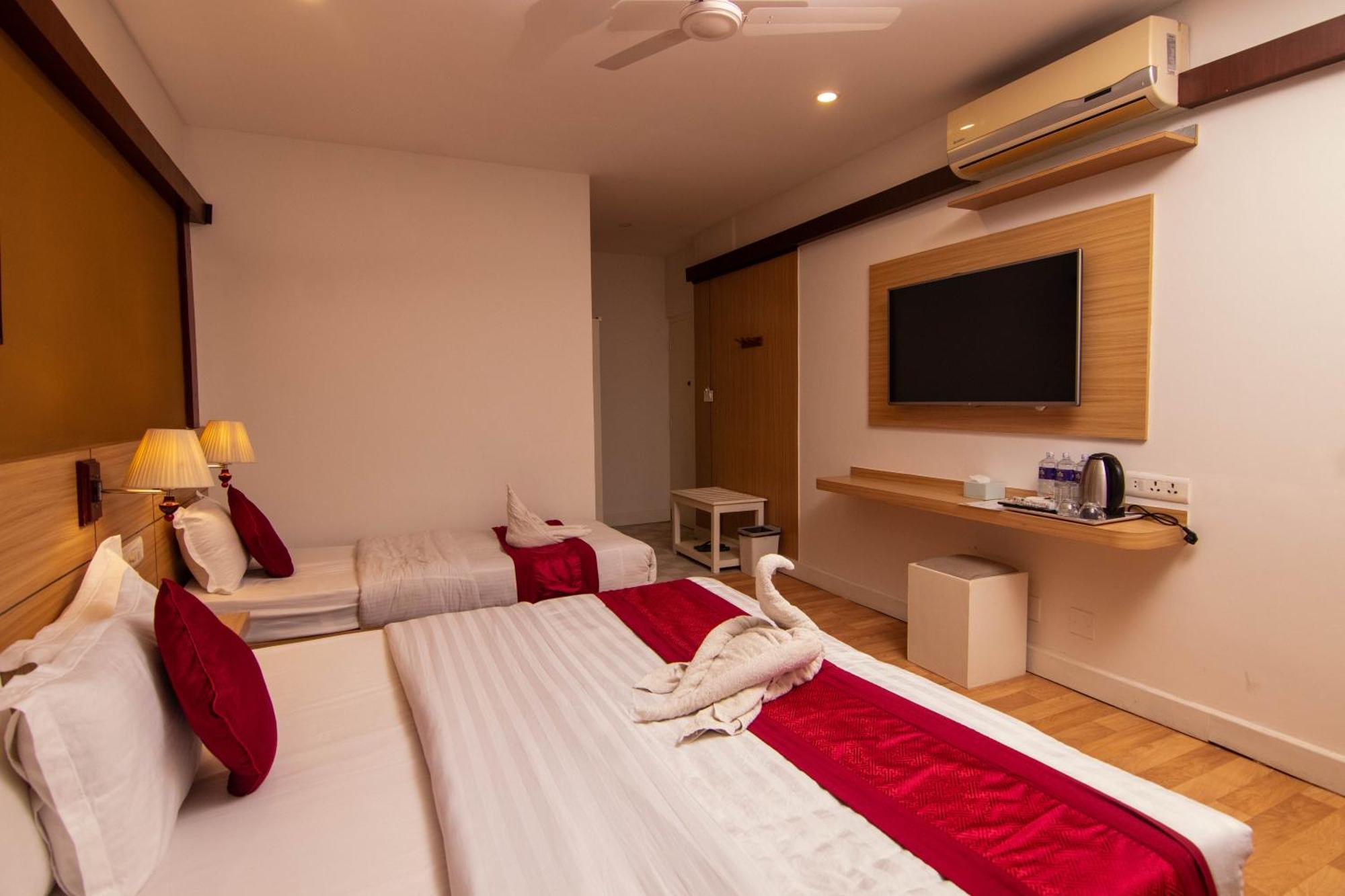 Hotel Ananda Inn Румминдей Экстерьер фото