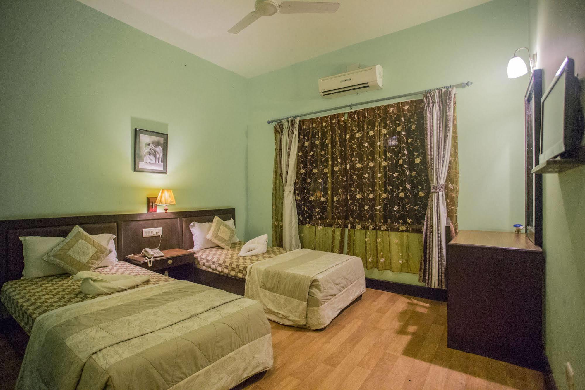 Hotel Ananda Inn Румминдей Экстерьер фото